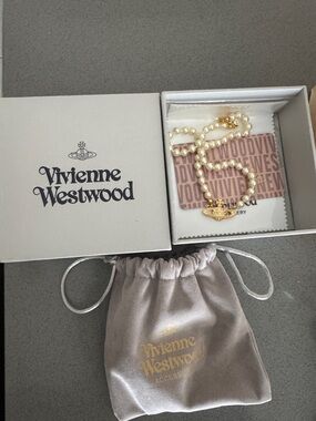 Authentic Vivienne Westwood Ivory Pearl Orb Pendant Necklace-Gold